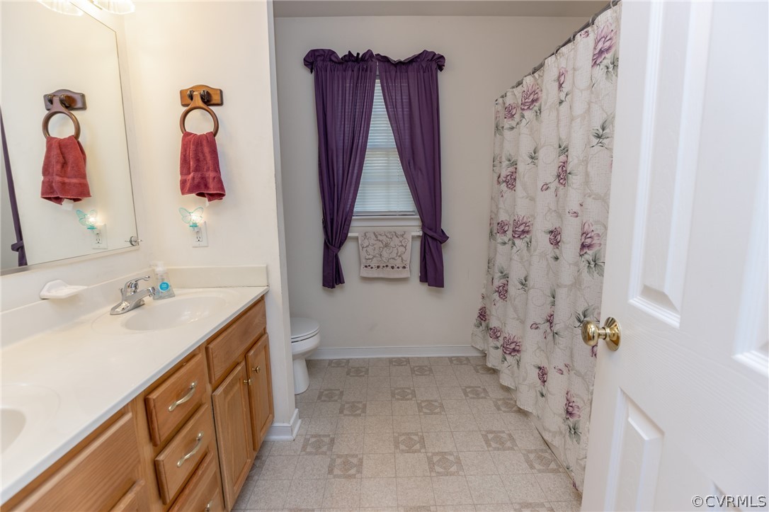 9012 Wycliff Road North Chesterfield, VA 23236 - Photo 20 of 27 Master Bathroom