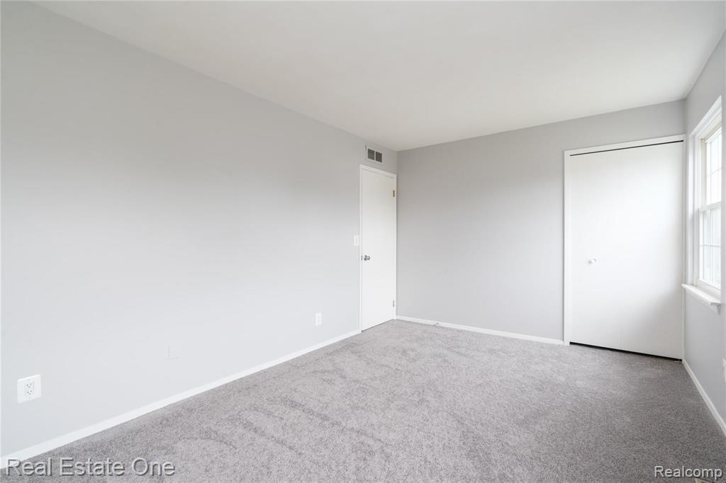 23657 North Rockledge Novi, MI 48375 - Photo 12 of 22