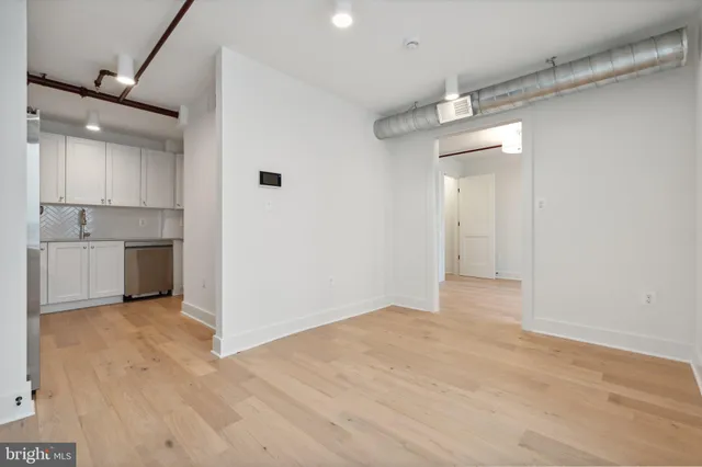 $2,625 | 901 King Street, Unit 205, Alexandria, VA 22314