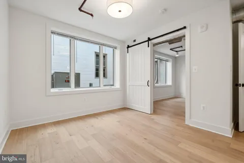 $2,625 | 901 King Street, Unit 205, Alexandria, VA 22314