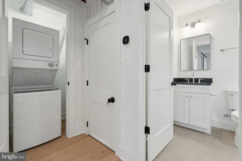 $2,625 | 901 King Street, Unit 205, Alexandria, VA 22314