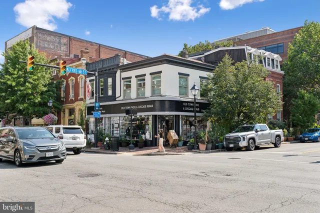 $2,625 | 901 King Street, Unit 205, Alexandria, VA 22314