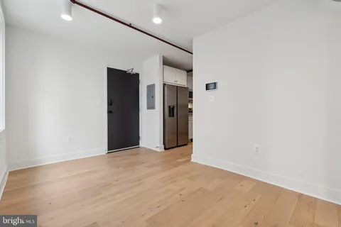 $2,625 | 901 King Street, Unit 205, Alexandria, VA 22314