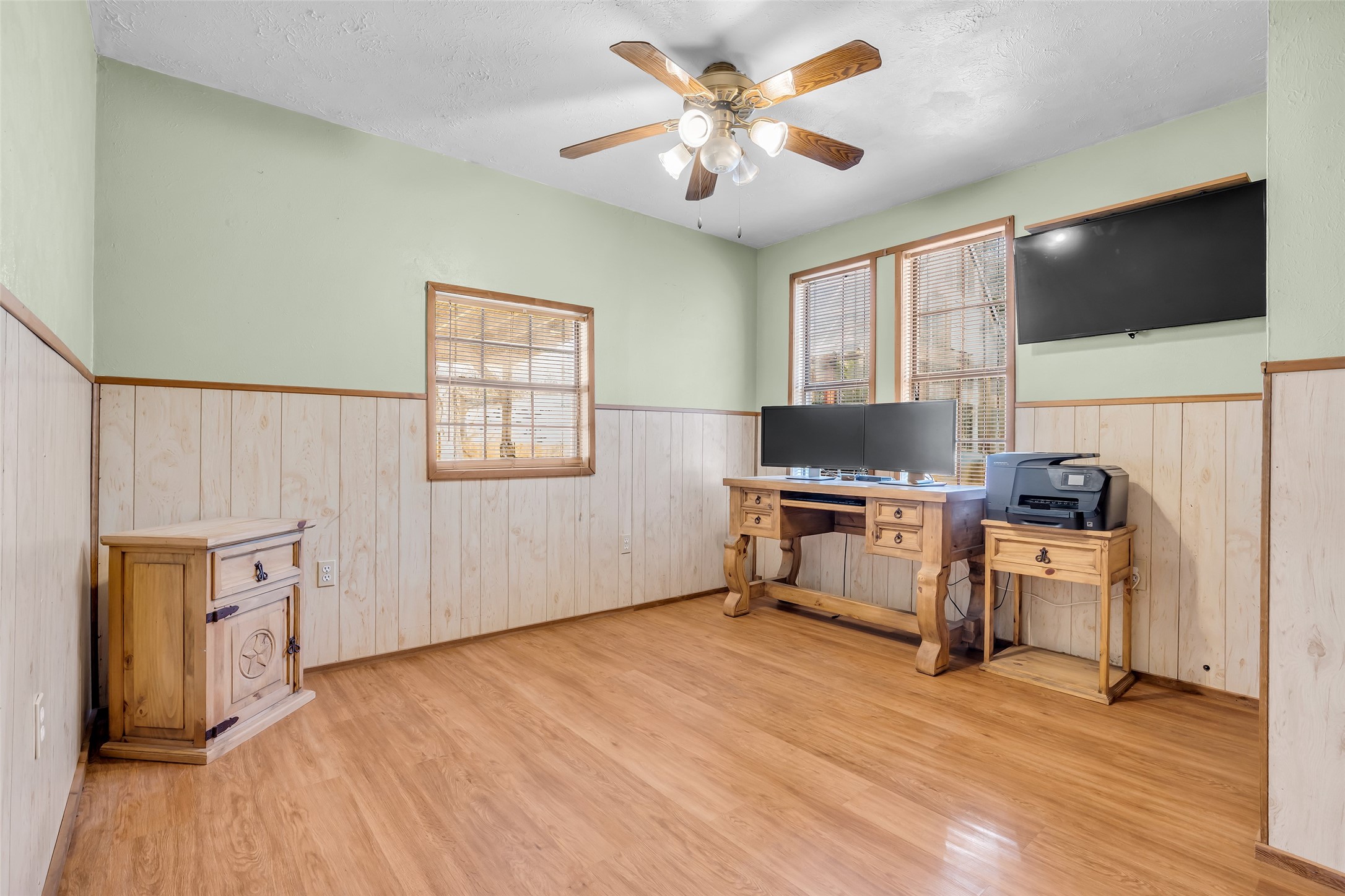 201 Magnolia Road Cleveland, TX 77328 - Photo 14 of 33