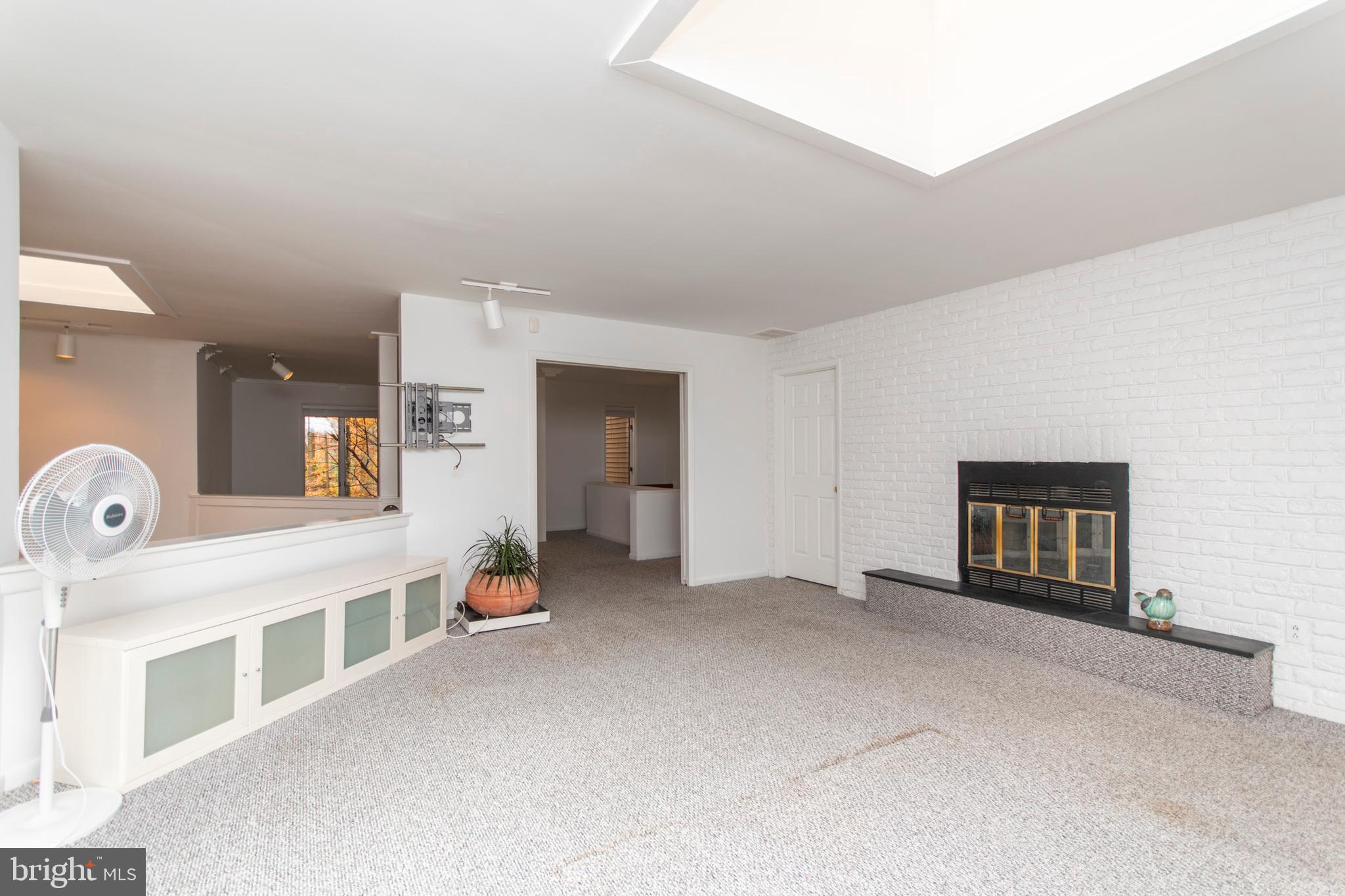 78 Ark Road Lumberton, NJ 08048 - Photo 18 of 39 Gas fireplace and skylight in master