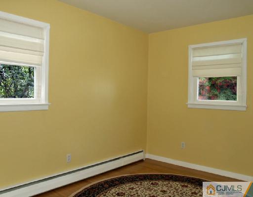 946 New Dover Road Edison, NJ 08820 - Photo 5 of 10
