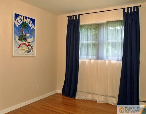 946 New Dover Road Edison, NJ 08820 - Photo 6 of 10