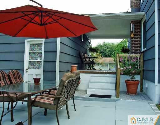 946 New Dover Road Edison, NJ 08820 - Photo 8 of 10