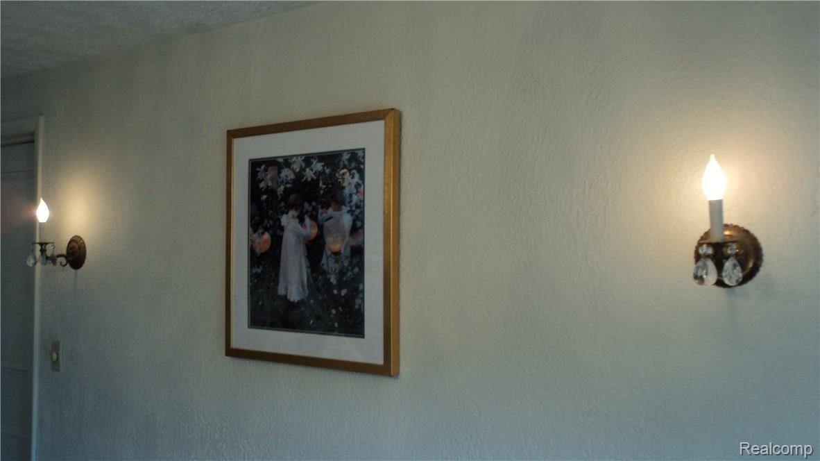 12337 Dunham Road Hartland, MI 48353 - Photo 6 of 17 image.jpg