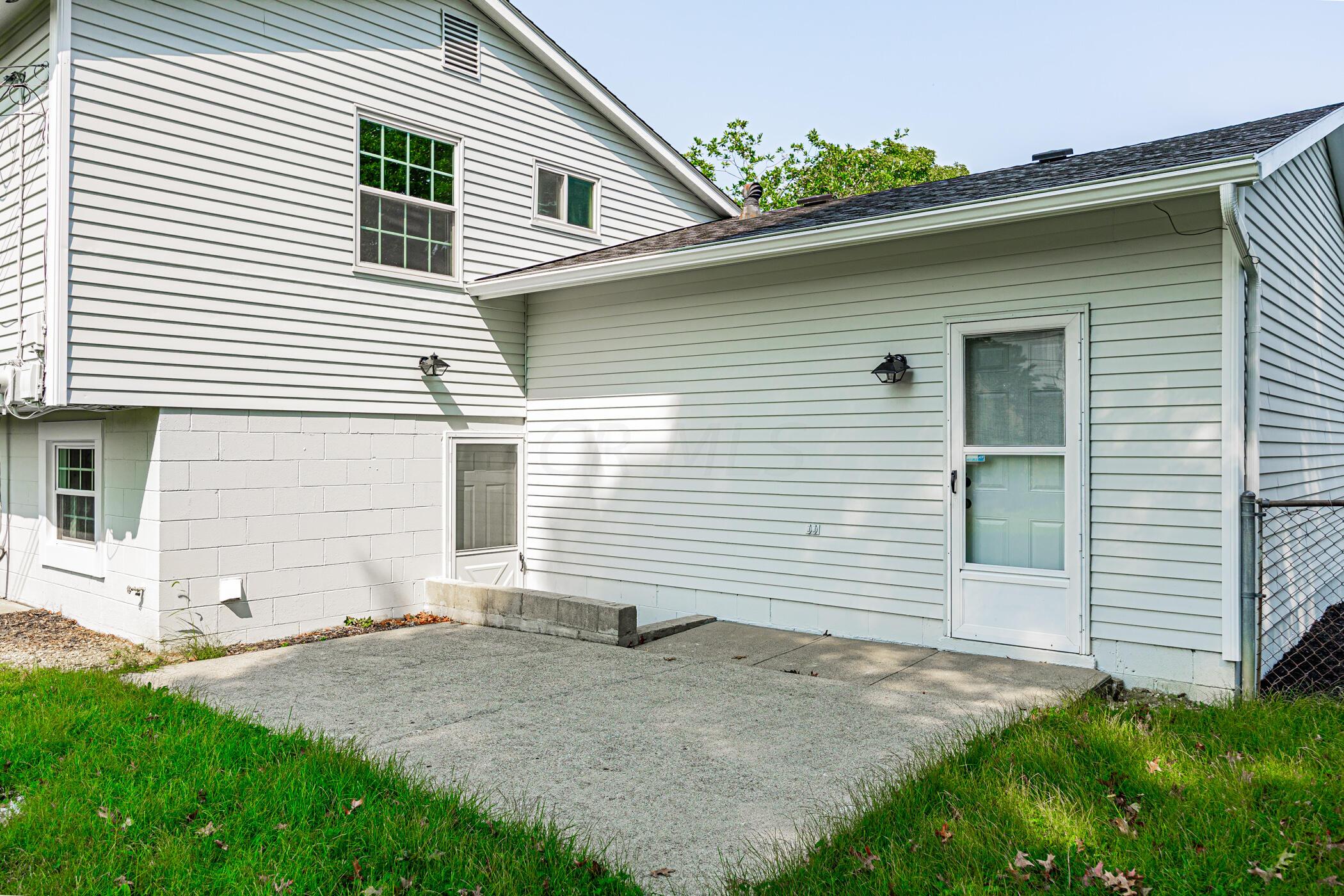 1717 Norma Road Columbus, OH 43229 - Photo 18 of 58 1717 Norma Rd 010