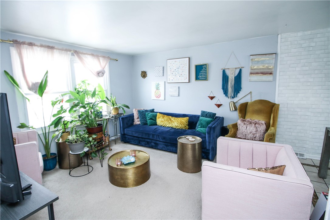 1221 Hinchey Road Gates, NY 14624 - Photo 3 of 16