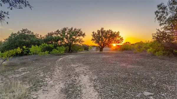 $1,076,700 | 404 Valera Tx 76884, Talpa, TX 76882