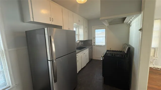 $1,500 | 3510 Robinson Avenue, Austin, TX 78722