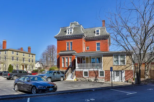 $2,650 | 241 Middle Street, Unit 9, Portsmouth, NH 03801