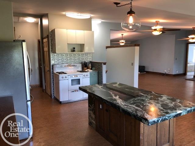 8390 Arendt Road Yale, MI 48097 - Photo 12 of 53 31391360-11.JPG