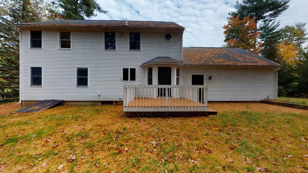 7 Nehemiah Road Shirley, MA 01464 - Photo 4 of 37 a front view of house with yard