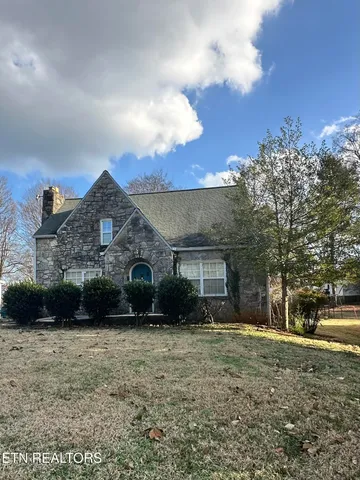 $389,900 | 918 Mountain View Avenue, Maryville, TN 37803