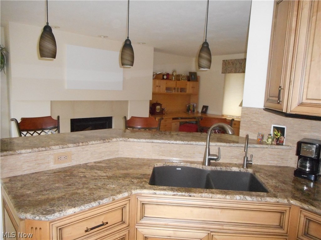 12220 Windcliff Road Strongsville, OH 44136 - Photo 8 of 35 Gallery Image 8