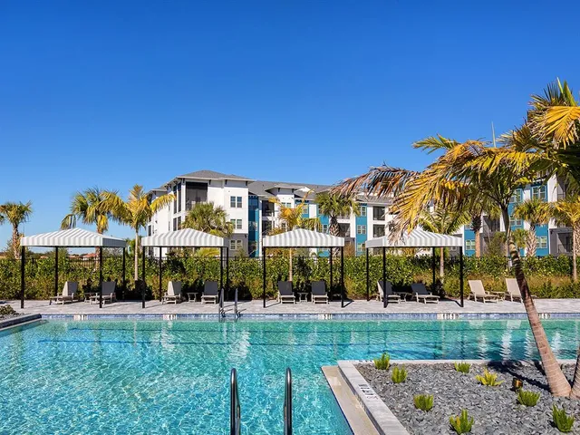 $1,000,000 | 10030 Degas Terrace, Bradenton, FL 34212