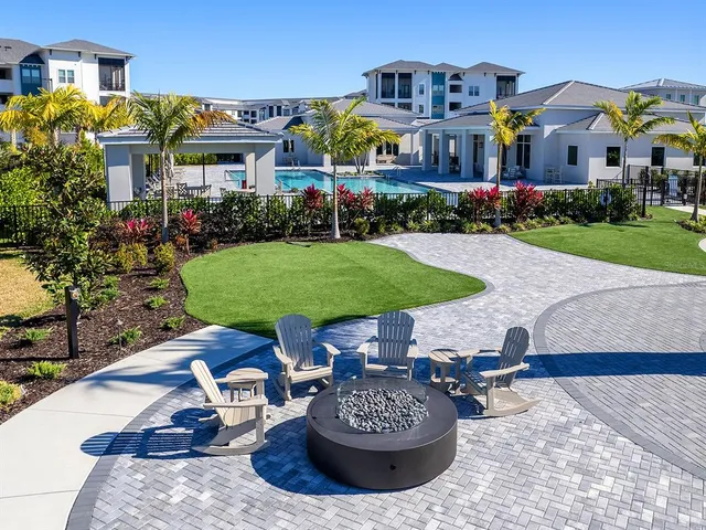 $1,000,000 | 10030 Degas Terrace, Bradenton, FL 34212