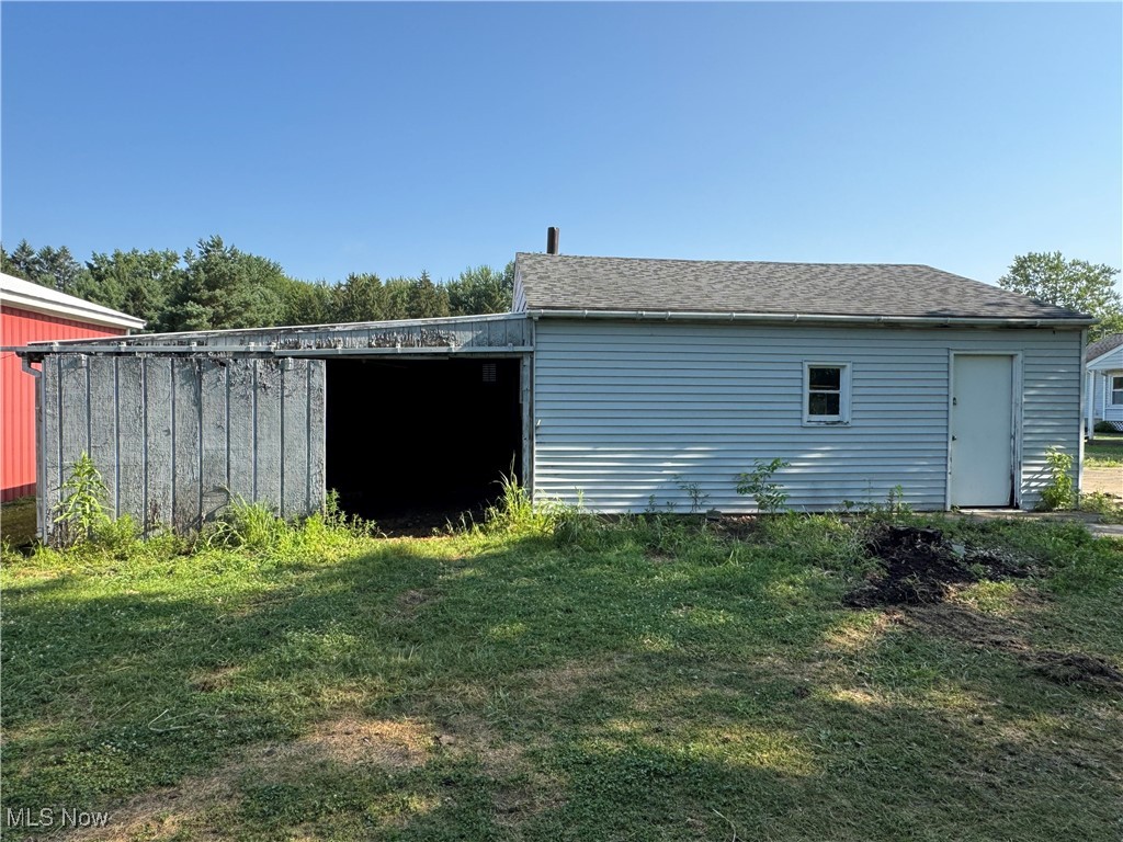 326 Annis Road Amherst, OH 44001 - Photo 37 of 47 Garage