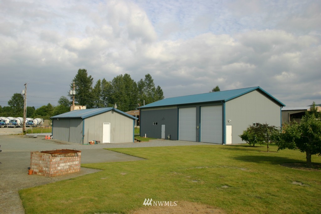 303 East Jones Road Sedro-Woolley, WA 98284 - Photo 3 of 14 Gallery Image 3