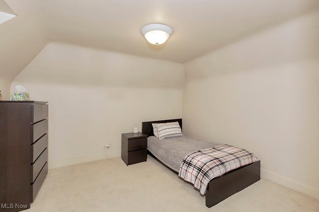 3256 Aberdeen Road Cleveland, OH 44120 - Photo 37 of 46 Third floor bedroom