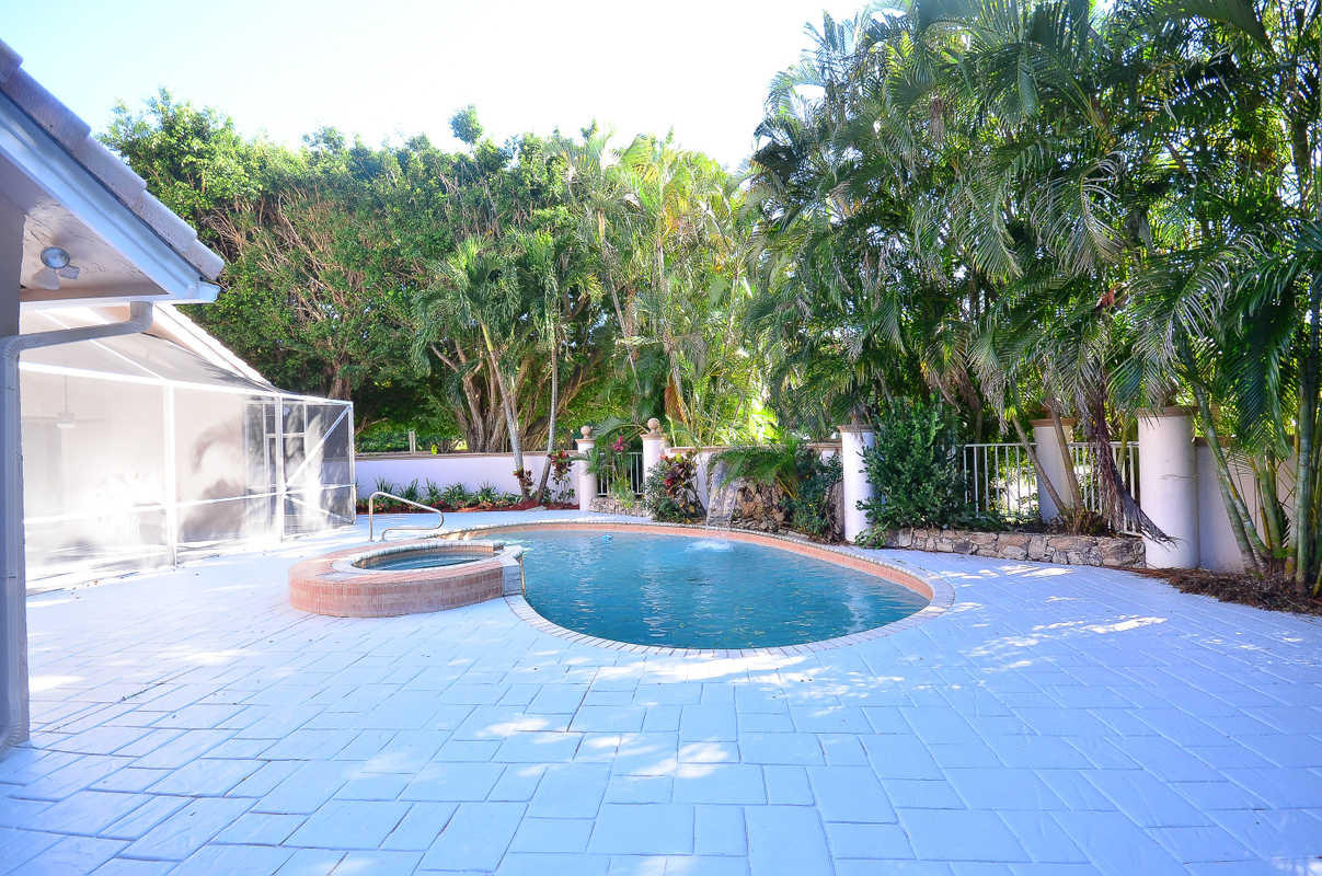 6601 Northwest 23rd Way Boca Raton, FL 33496 - Photo 32 of 36 JACUZZI/POOL