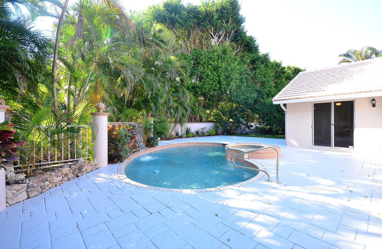 6601 Northwest 23rd Way Boca Raton, FL 33496 - Photo 33 of 36 POOL DECK