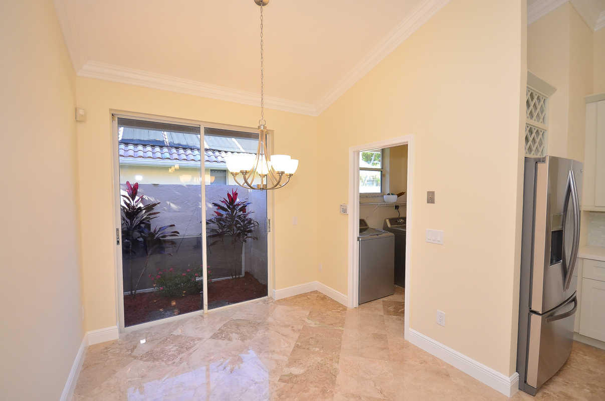 6601 Northwest 23rd Way Boca Raton, FL 33496 - Photo 5 of 36 BREAKFAST AREA