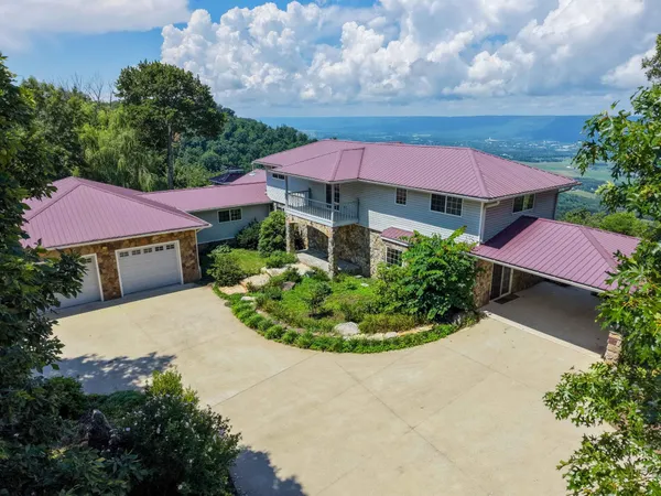 $688,000 | 1981 Porch Rock Road, Pikeville, TN 37367