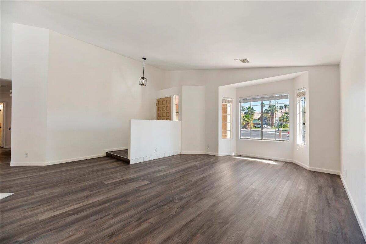 68635 Panorama Road Cathedral City, CA 92234 - Photo 19 of 58 12-Living Room