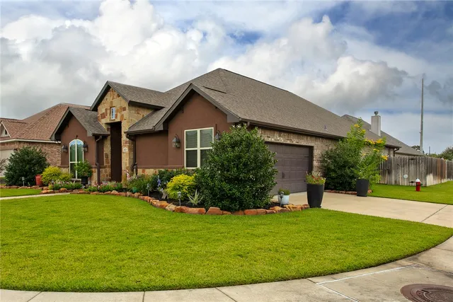 $425,000 | 3057 Peterson Circle, Bryan, TX 77802
