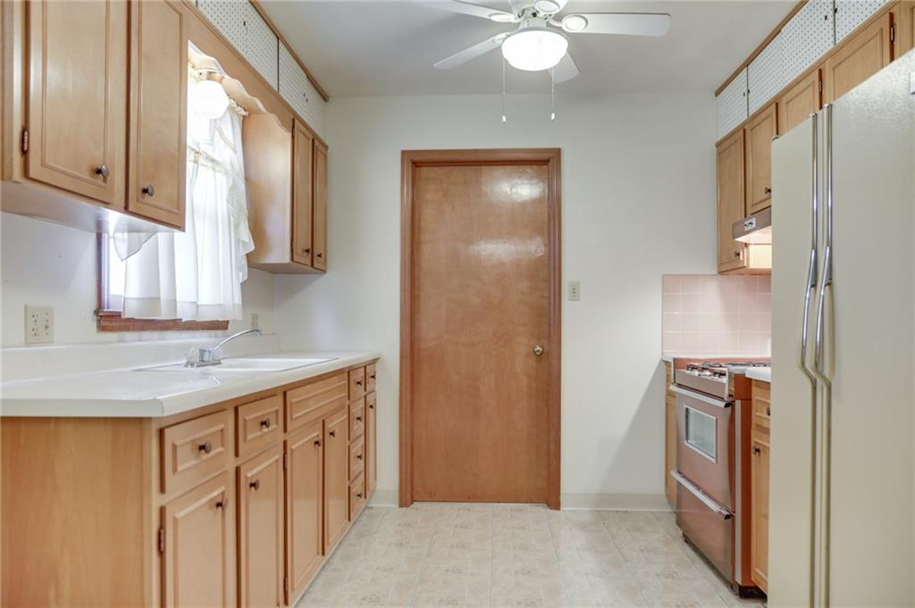 710 Howard Road Greenwood, IN 46142 - Photo 12 of 28 Gallery Image 12