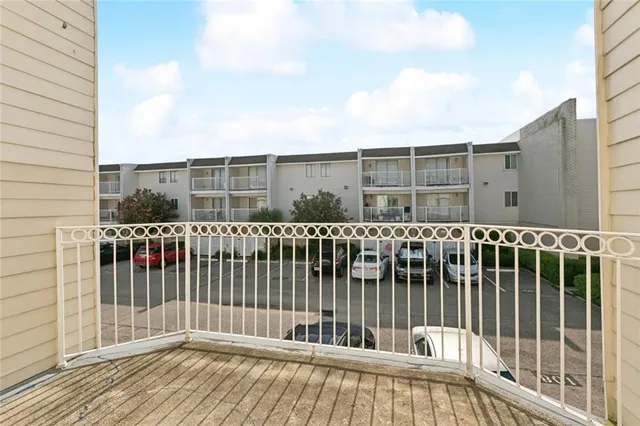 $1,200 | 3805 Houma Boulevard, Unit B221, Metairie, LA 70006
