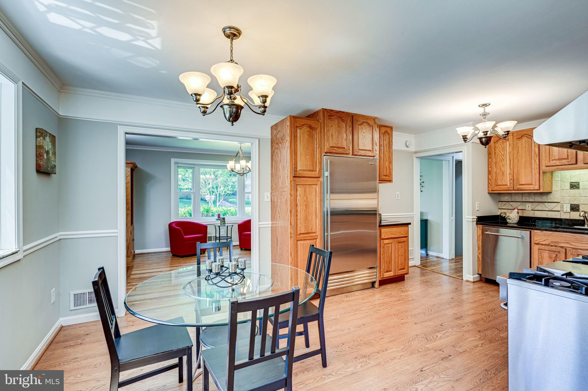 8937 Victoria Road Springfield, VA 22151 - Photo 11 of 46