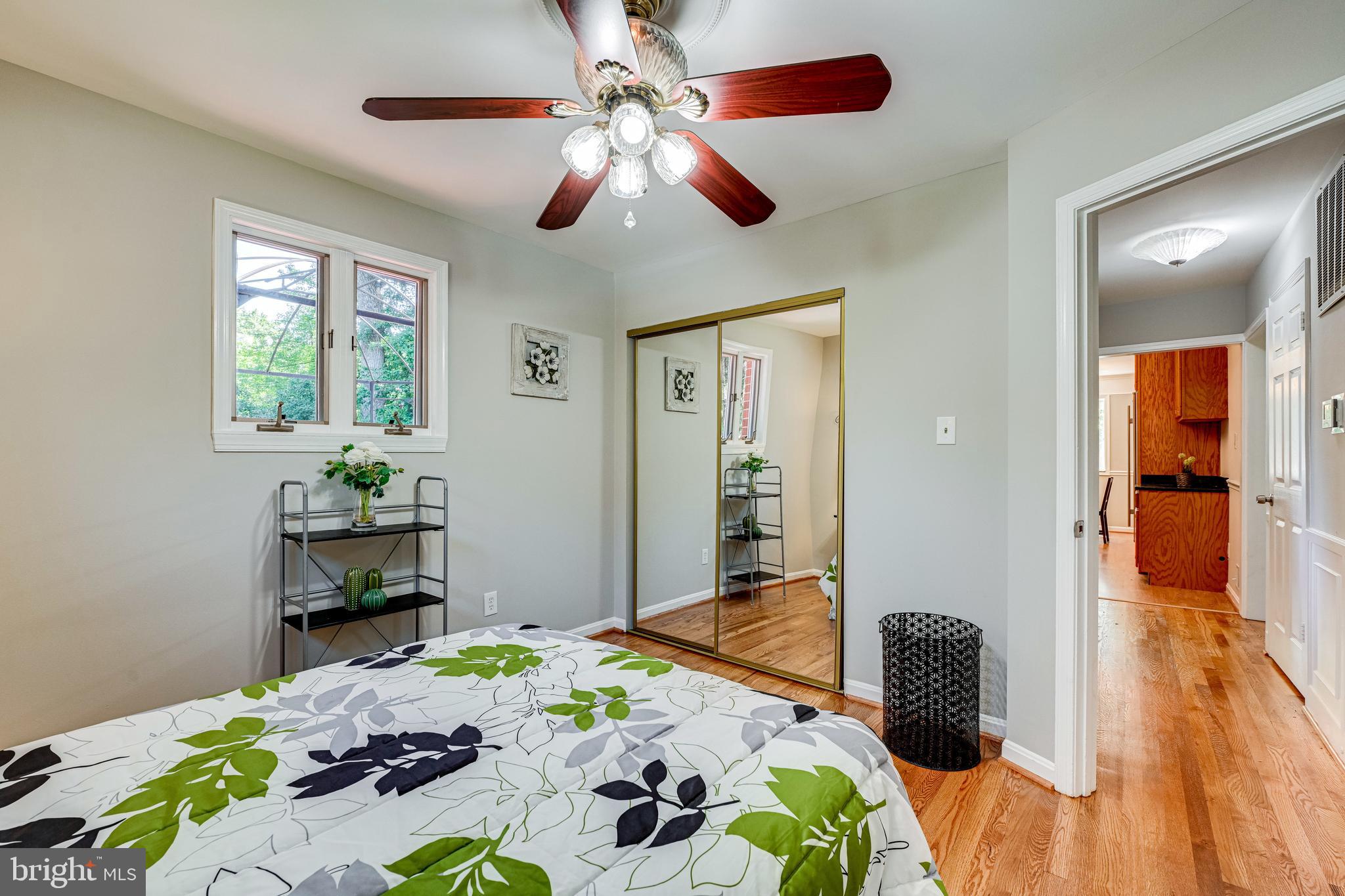 8937 Victoria Road Springfield, VA 22151 - Photo 19 of 46