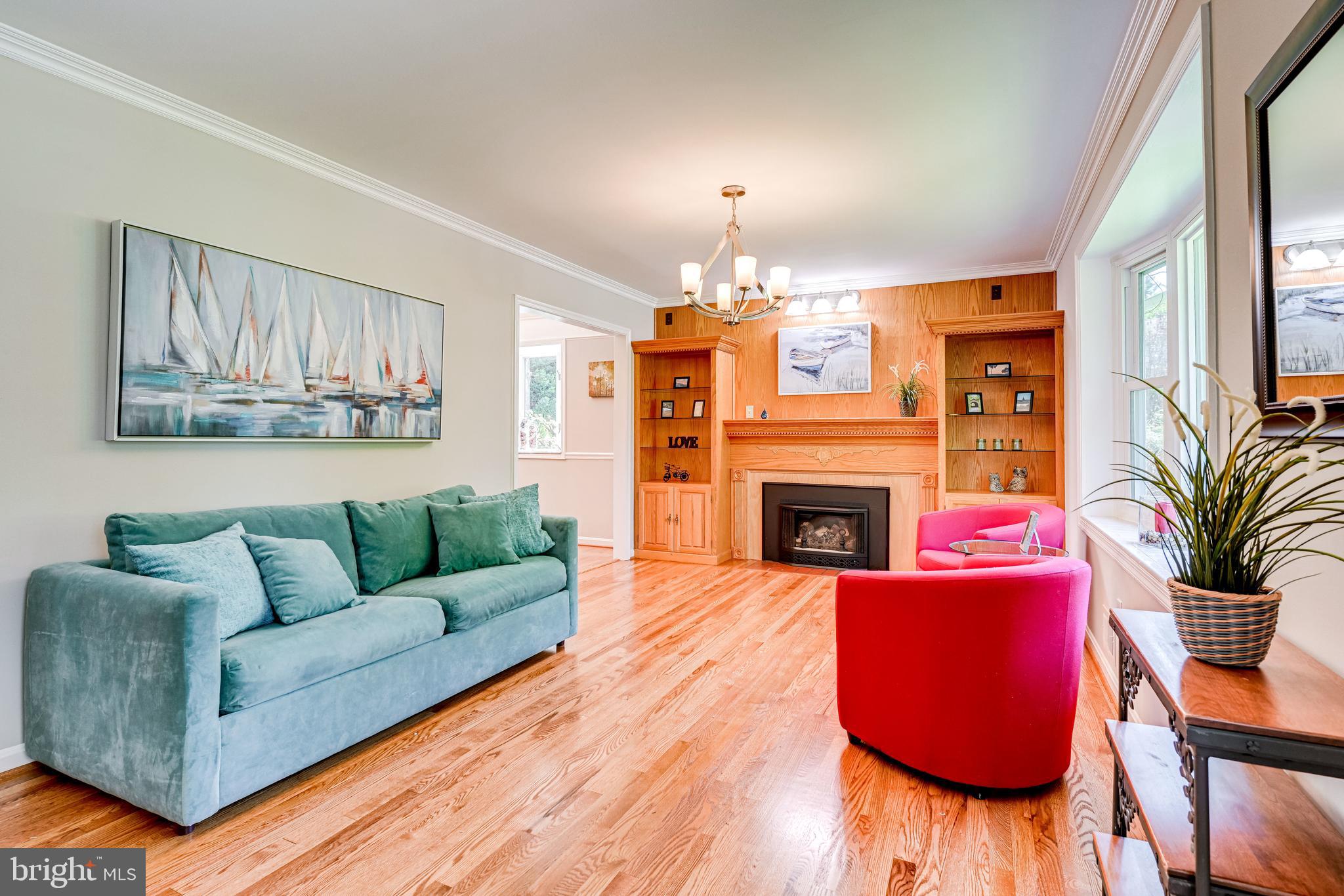 8937 Victoria Road Springfield, VA 22151 - Photo 4 of 46
