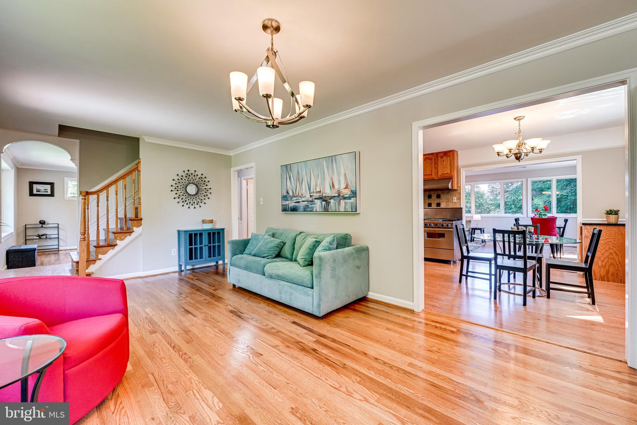 8937 Victoria Road Springfield, VA 22151 - Photo 5 of 46