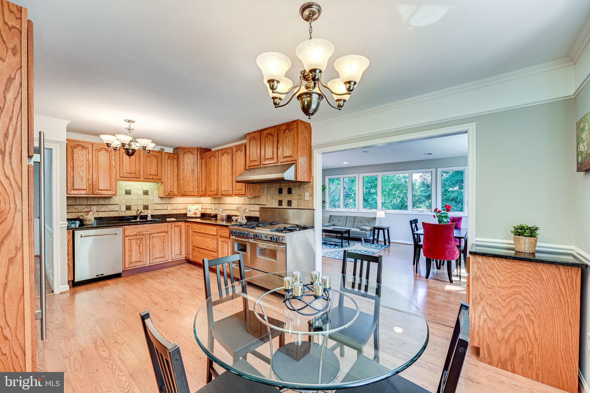 8937 Victoria Road Springfield, VA 22151 - Photo 10 of 46