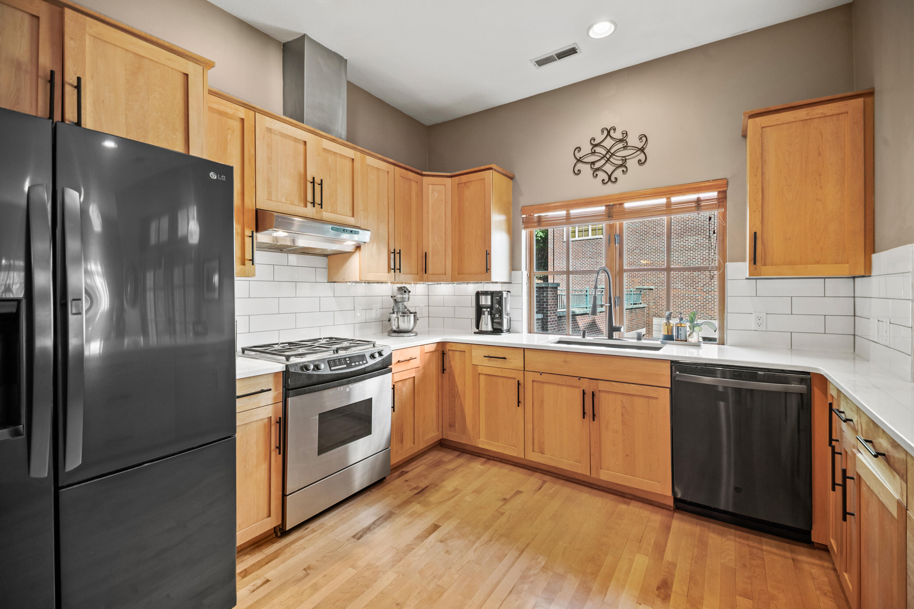 1809 North Commerce Street, Unit 103 Milwaukee, WI 53212 - Photo 21 of 66 DSC_4365