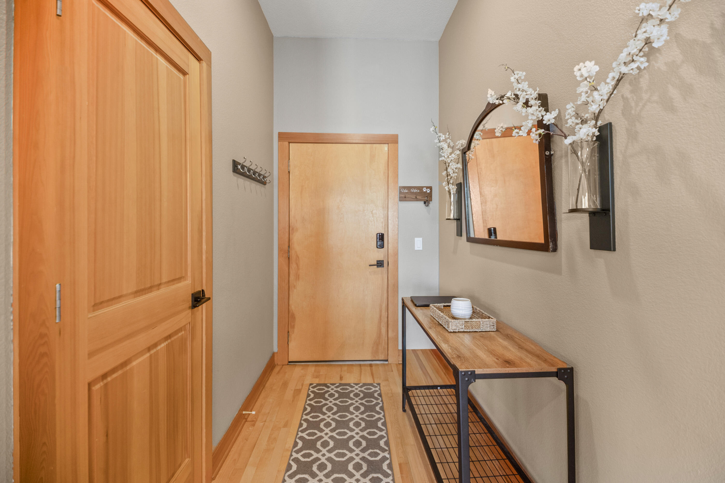 1809 North Commerce Street, Unit 103 Milwaukee, WI 53212 - Photo 2 of 66 DSC_4453