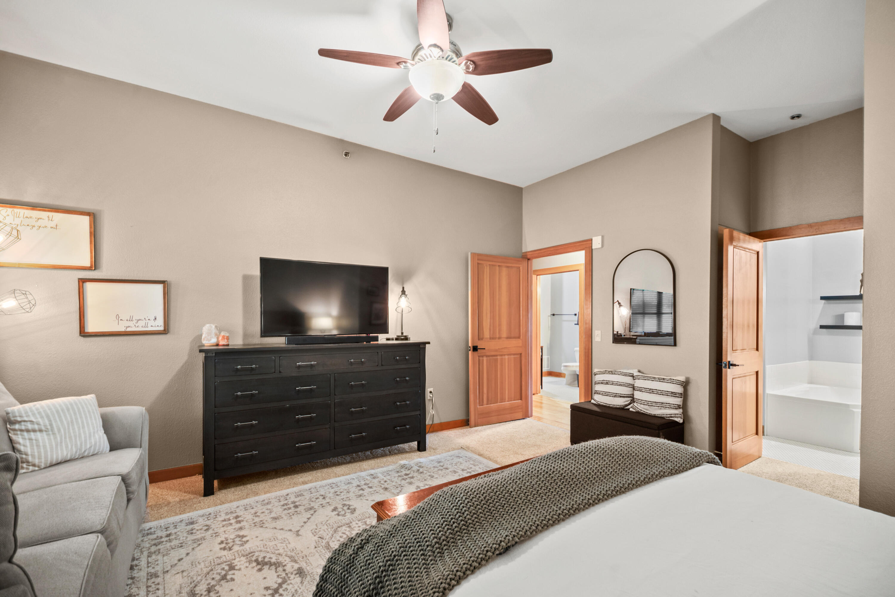 1809 North Commerce Street, Unit 103 Milwaukee, WI 53212 - Photo 33 of 66 DSC_4395