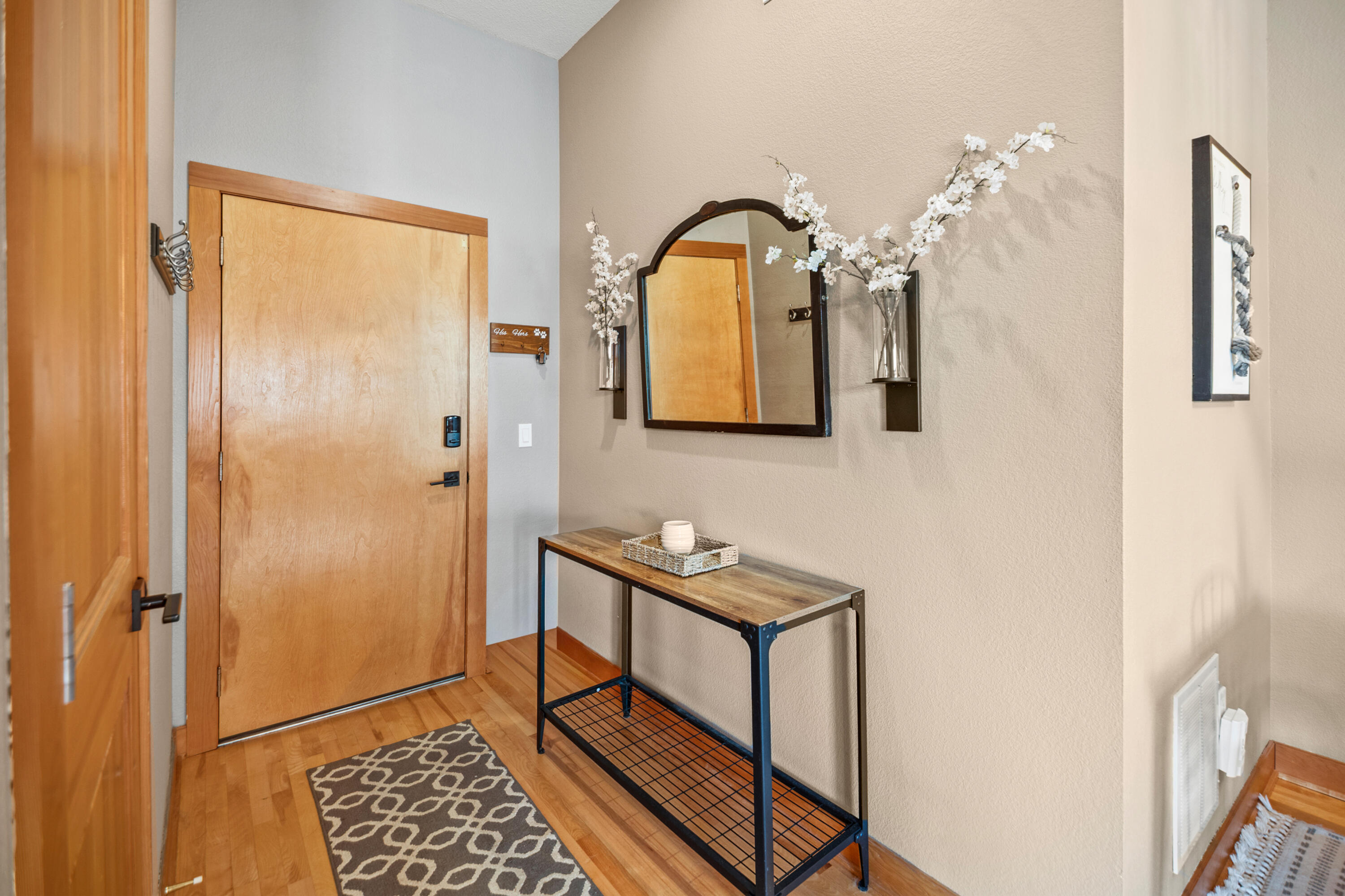 1809 North Commerce Street, Unit 103 Milwaukee, WI 53212 - Photo 3 of 66 DSC_4458