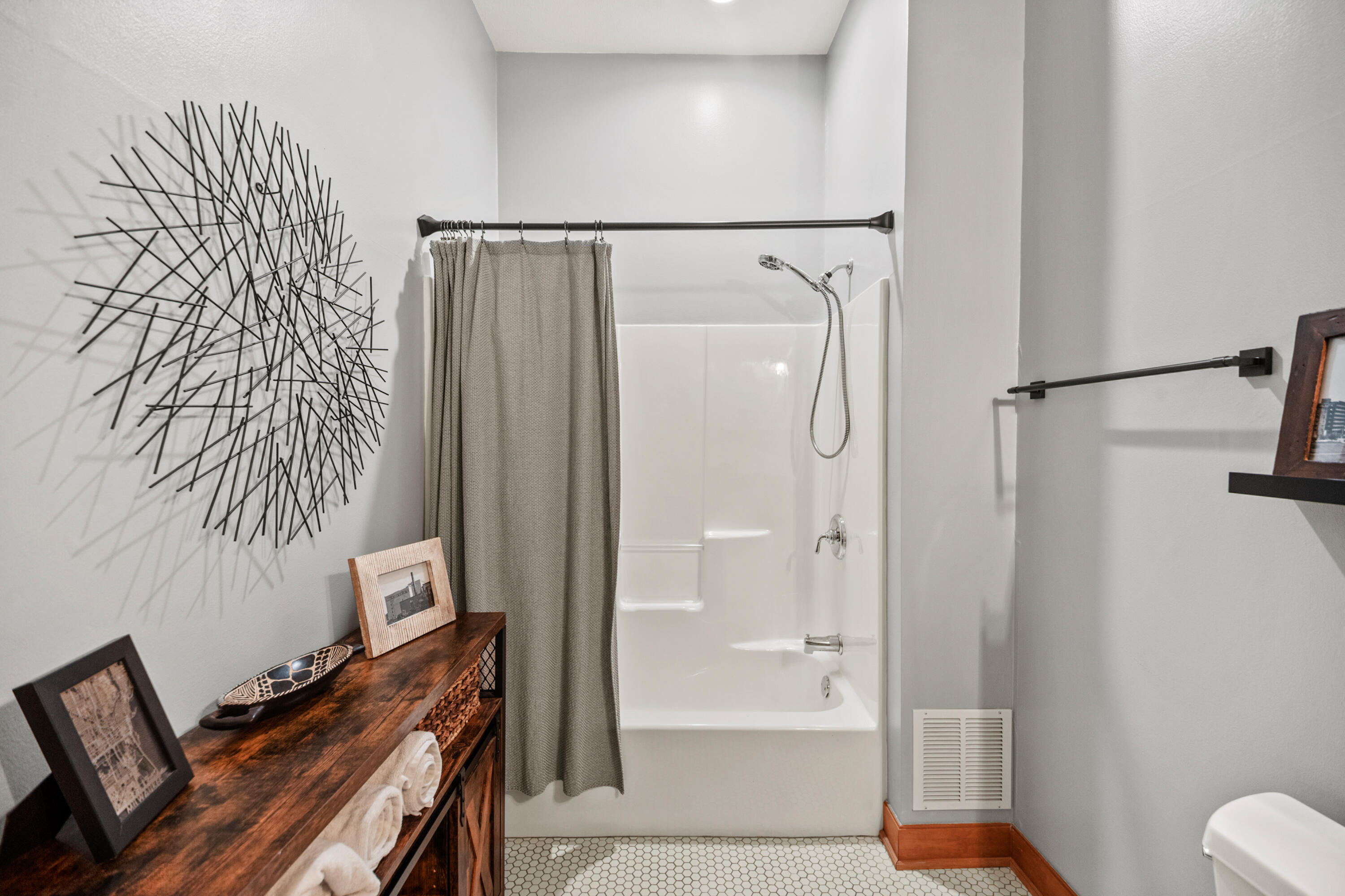 1809 North Commerce Street, Unit 103 Milwaukee, WI 53212 - Photo 44 of 66 DSC_4376