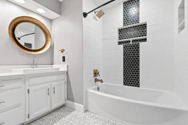 $629,000 | 2010 Heather Brook Drive, Grapevine, TX 76051