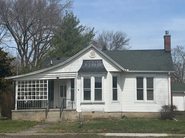 $189,900 | 214 East William Street, Monticello, IL 61856