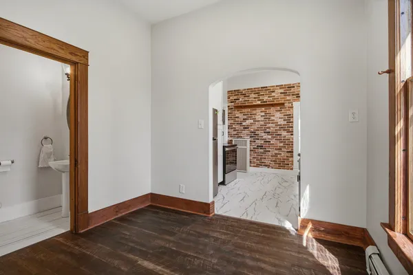 $189,900 | 214 East William Street, Monticello, IL 61856