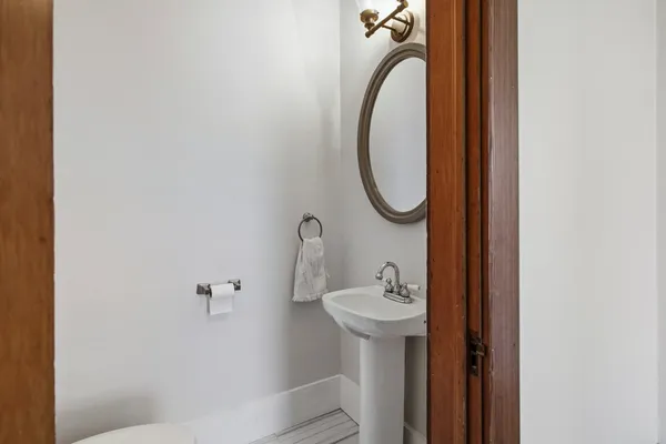 $189,900 | 214 East William Street, Monticello, IL 61856