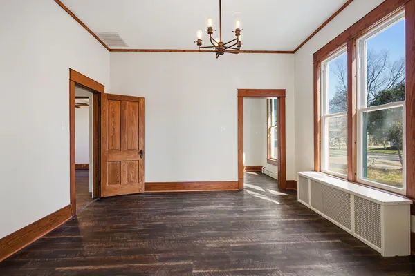$189,900 | 214 East William Street, Monticello, IL 61856